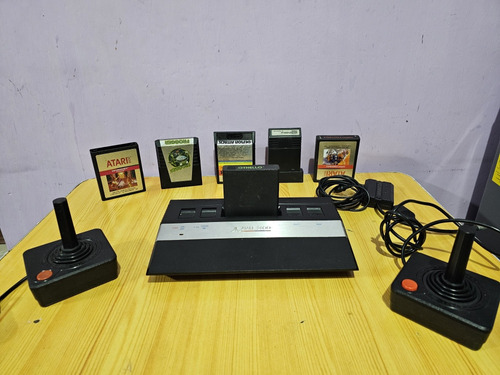 Vendo Consola Atari 2600 Junior 4 Con Juegos Y 2 Mandos