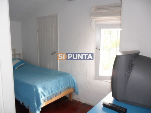 Imagen 20 de 30 de Casa Ubicada En Playa Mansa 6 Dormitorios