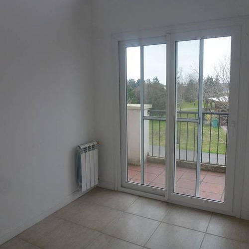 Pilar Del Este, Bªlos Jazmines, Casa En Venta, Excelente Ubicación Con Frente Al Parque Central, 5 Dormitorios