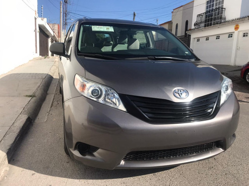 Toyota Sienna 2017 3.5 Le At