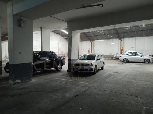 Imagen 4 de 4 de Garage En Edificio, Barrio Pocitos, Facil Acceso