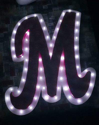 Imagen 8 de 10 de Letra Con Luz Led 40 Cm En Polyfan Belgrano Tunombreimporta