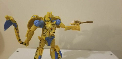 Imagen 4 de 4 de Transformers Kingdom Cheetors Gut Gun- Figura Plastica