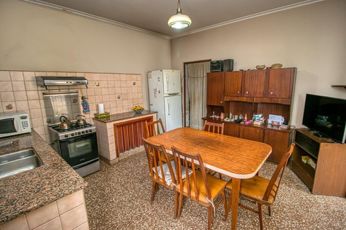 Imagen 9 de 22 de Casa Venta 3 Dormitorios 3 Baños 3 Cocheras 525 Mts 2 Totales - La Plata