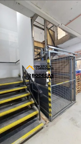 Arriendo Bodega De 984m2 C/oficina En Indepndencia