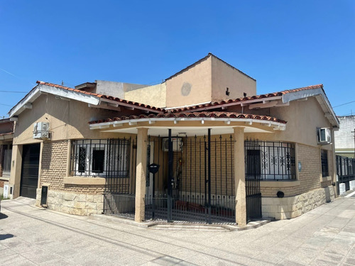 Casa En Venta En Remedios De Escalada, Lanus