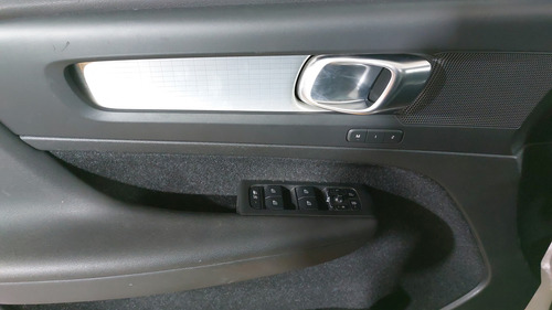 Volvo Xc40 2.0 T5 Momentum Auto 4wd
