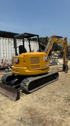 Miniexcavadora Caterpillar 305 Modelo 2019