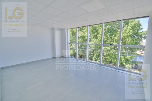 Imagen 22 de 30 de Importante Local Y Oficinas En Venta Y Alquiler En Quilmes Sobre Avenida Andres Baranda