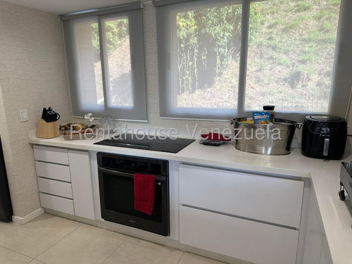 Apartamento Piso Bajo 178 M² 3h, 4b, 2p, Residencias Alto Hatillo Humbold Con Pozo De Agua En Venta En Alto Hatillo Calle El Pauji Caracas