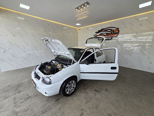 Chevrolet Corsa 1.0 Wind 3p
