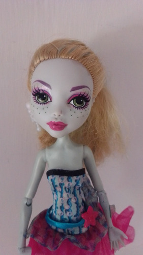 Monster High Lagoona Blue Baile Espeluztastico 2011 (Usado)