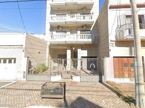 Imagen 1 de 2 de Cochera - Lanús