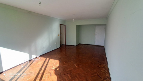 Venta Apartamento Aguada 2 Dormitorios Y Servicio Completo.