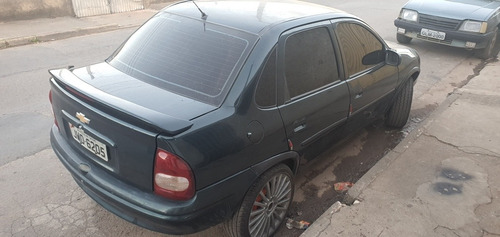 Imagem 4 de 7 de Chevrolet Corsa Sedãn 97 Sedãn