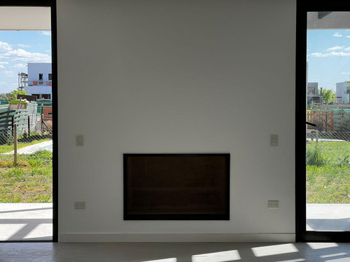 Casa En Venta Puertos Escobar Barrio Araucarias