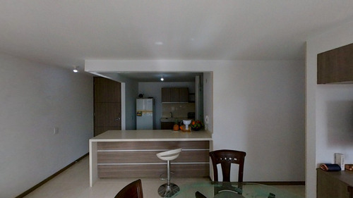 Apartamento En Piso 2, Barrio Valle Del Lili, Sur De Cali, Conjunto Residencial San Gabriel