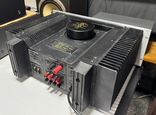 Amplificador Cygnus Pa-1800x - Conservação Raríssima Prateado 540 W (Usado)
