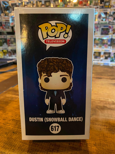 Funko Pop Dustin Snowball Dance # 617 Sdcc 2018 (Usado)