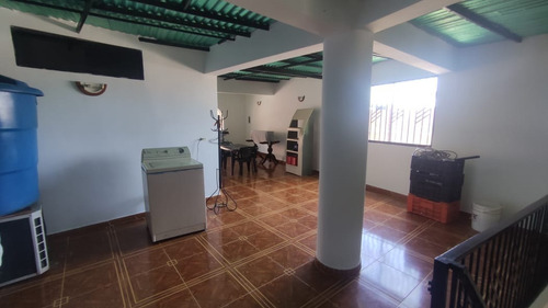 Imagen 12 de 16 de Casa 5 Hab, 3 Baños, 2 Lavanderos Caraballeda