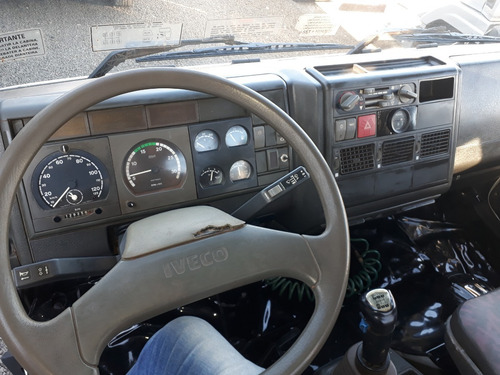 Imagem 5 de 13 de Iveco Euro Cargo 260e25 / Tanque De Água