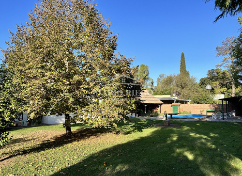 Venta Chalet Sobre 2 Terrenos Con 2 Quinchos Y Pileta. Gral Las Heras (bs. As.)
