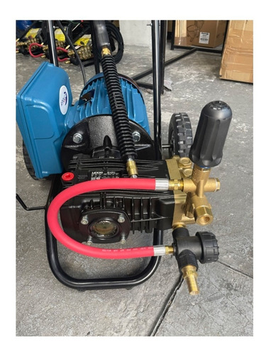 Imagen 2 de 6 de Hidrolavadora Apollo 5 Platino 2700 Psi 220 Volts En Chasis