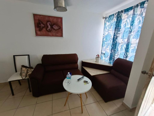 Excelente Casa En Los Arcos De 3 Recamaras R.a