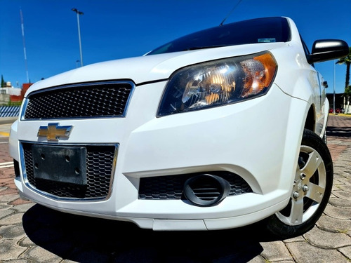 Imagen 1 de 15 de Chevrolet Aveo 2017 1.6 Lt Mt