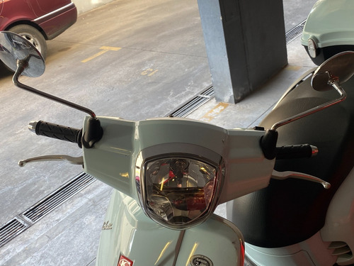 Imagen 20 de 21 de Scooter Kymco Like 125 2017 Impecable