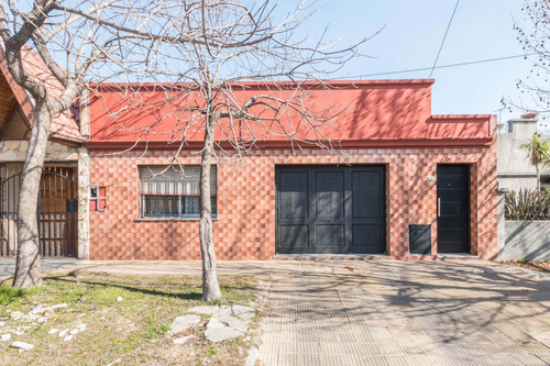 Imagen 4 de 30 de Casa 3 Amb C/cochera Y Fondo. Escucha Oferta
