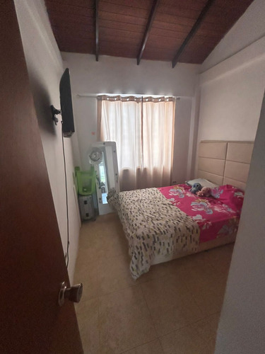 Mc Se Vende Tonwhouse En Res. Las Gracielas Naguanagua