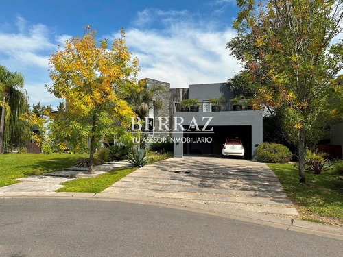 Casa En Venta En Barrio Cabos Del Lago Nordelta Tigre Lote De 1200 M2