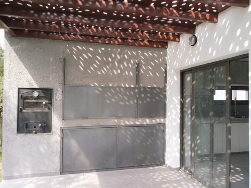 Casa En Venta De 3 Dormitorios En Las Cañitas Barrio Privado