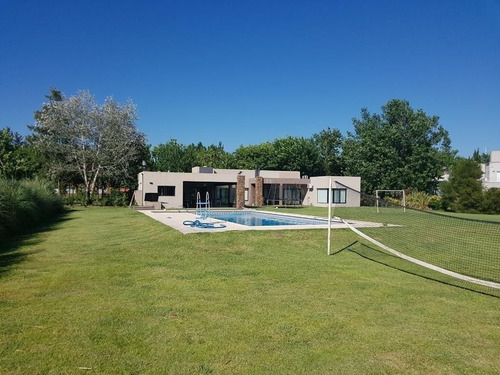 Imagen 7 de 17 de Hermosa Casa 5 Amb Con Gran Piscina En Fincas De San Vicente