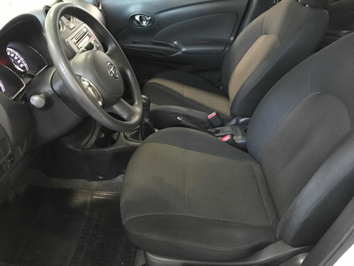Imagem 6 de 9 de Nissan Versa 2014 1.6 16v Sl Flex 4p