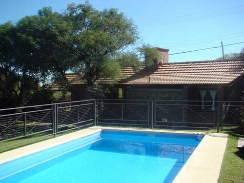 Casa En Venta En Barrio Balneario