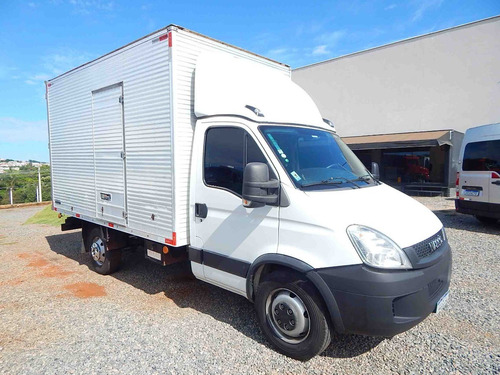 Imagem 4 de 11 de Iveco Daily 35s14 2017