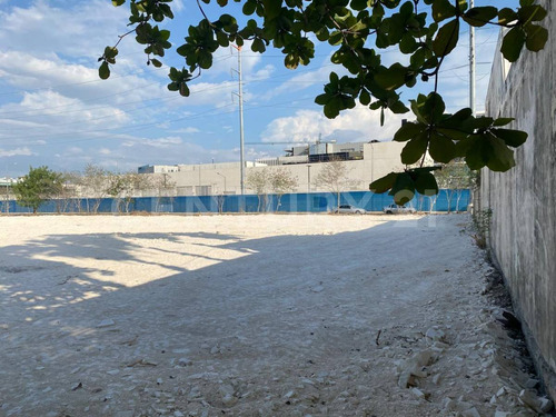 Excelente Terreno En Venta Ubicado En Periferico Harbor Y El Consulado Americano