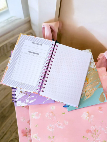 Libreta 200 Hojas Cuadros Pasta Dura Frances A5 Cute Escolar