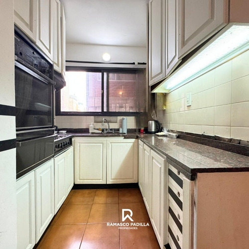Departamento De 3 Dormitorios En Barrio Martin Piso Exclusivo Con Cochera
