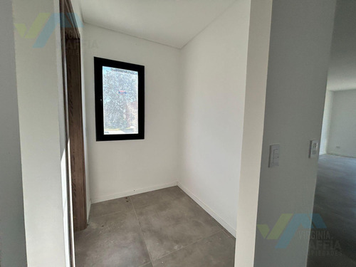 Casa En Venta 5 Amb En Altos De Campo Grande