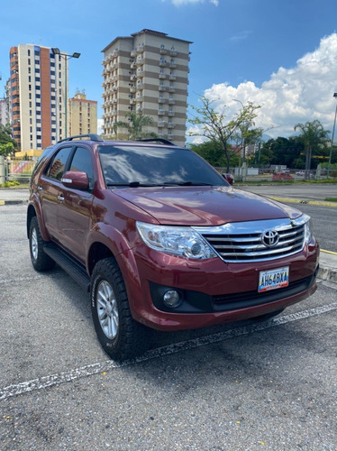 Imagen 2 de 12 de Toyota Fortuner Sr 4x4