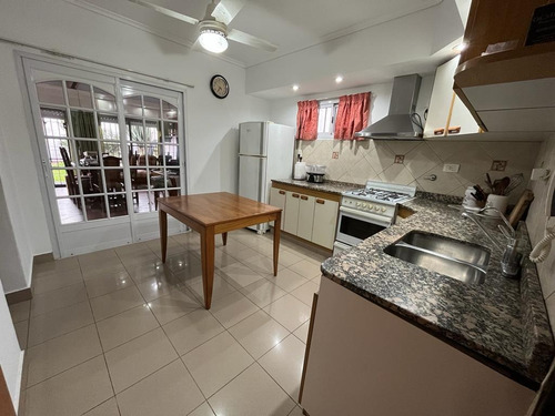 Imagen 15 de 26 de Casa En Venta En Excelente Estado En Burzaco