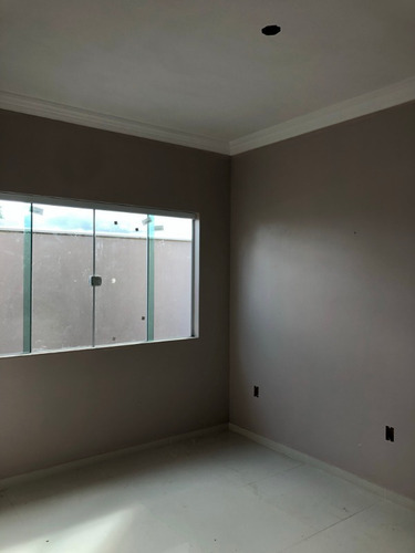 Imagem 9 de 17 de Ótima Casa Linear, De 03 Quartos, Sendo 01 Suíte, Sala Ampla Em Dois Ambientes, 01 Banheiro Social, Cozinha, Área De Serviço, E 02 Vagas De Garagens. - 863 - 69399334