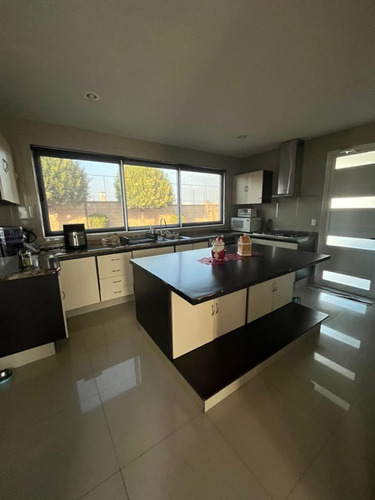 Casa En Venta O Renta En El Mesón, Calimaya 4 Recamaras 520 M2 Construccion