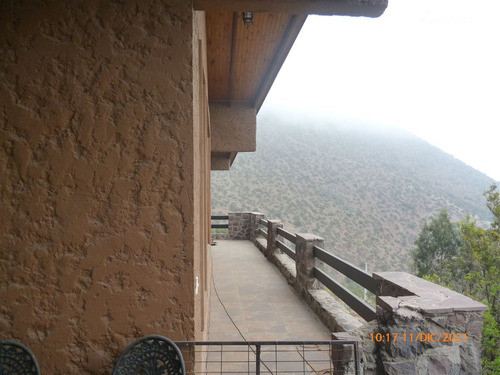 Casa En Venta De 2 Dorm. En Lo Barnechea
