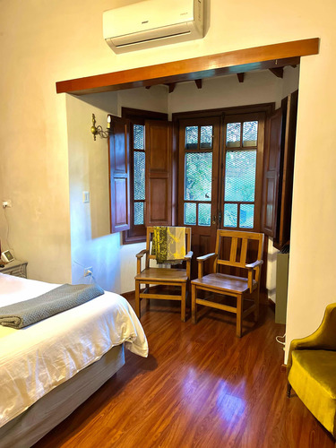 Hermosa Propiedad Al Estilo Colonial Con Excelente Ubicación
