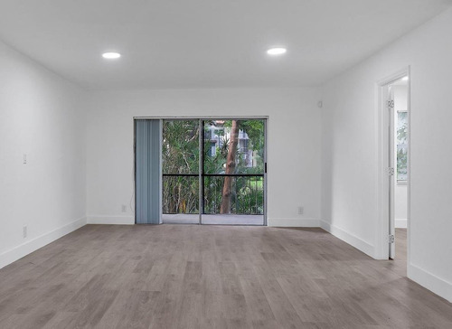 Departamento En Venta - 2 Dormitorios 2 Baños - 104mts2 - Lauderhill, Florida, Usa