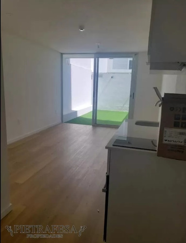 Apartamento En Venta, Monoambiente, 1 Baño, Patio, Francisco Muñoz, Pocitos.